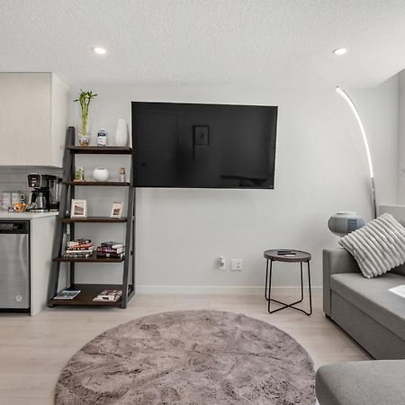 Ferienwohnung Cozy Rockland Park Unit+Parking YYC Exterior foto