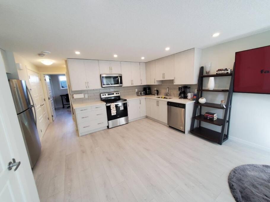 Ferienwohnung Cozy Rockland Park Unit+Parking YYC Exterior foto