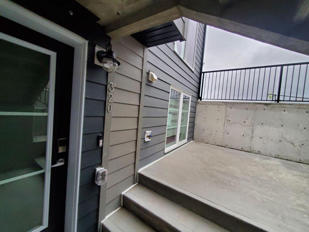 Ferienwohnung Cozy Rockland Park Unit+Parking YYC Exterior foto