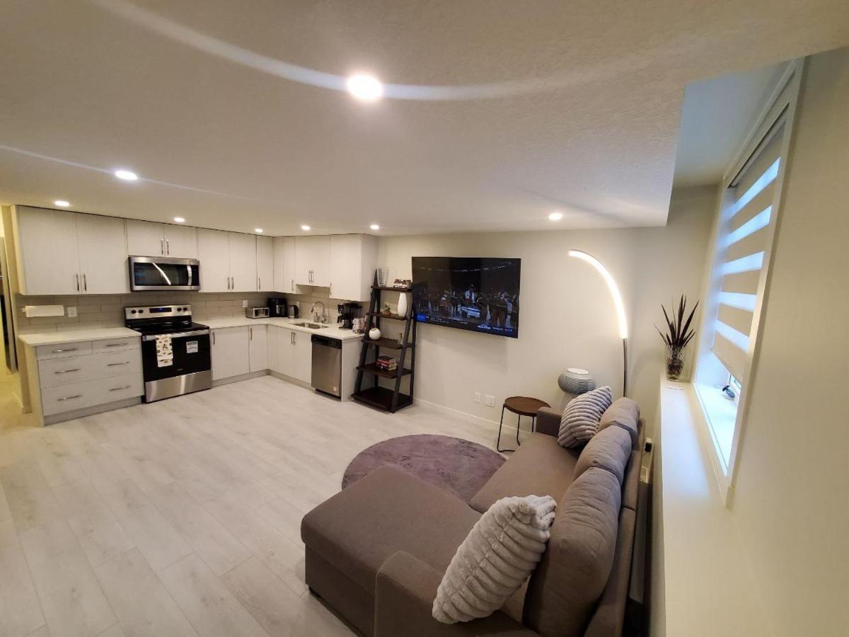 Ferienwohnung Cozy Rockland Park Unit+Parking YYC Exterior foto