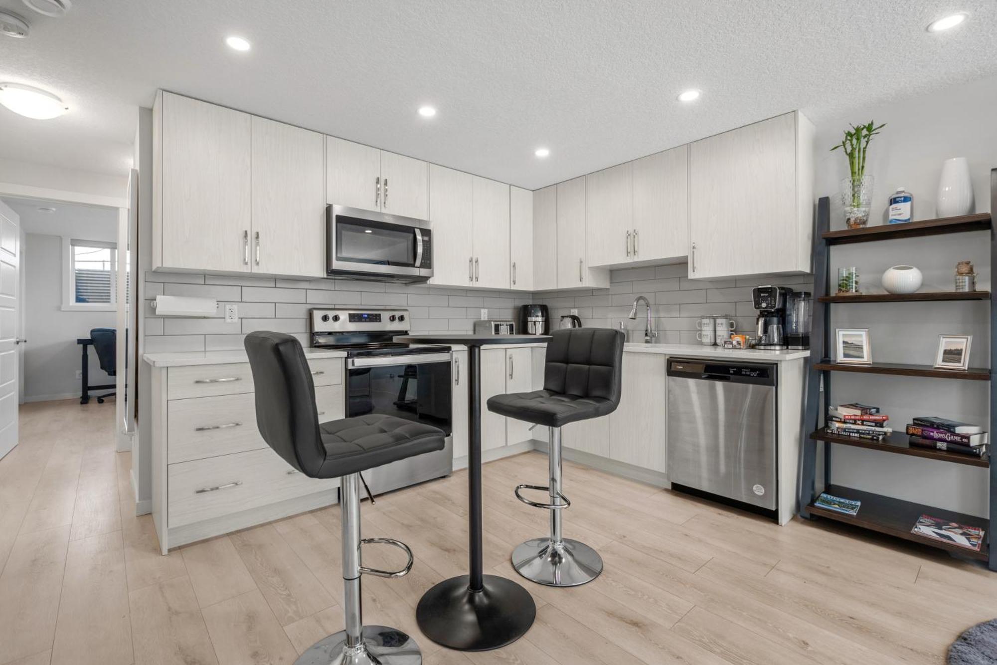 Ferienwohnung Cozy Rockland Park Unit+Parking YYC Exterior foto