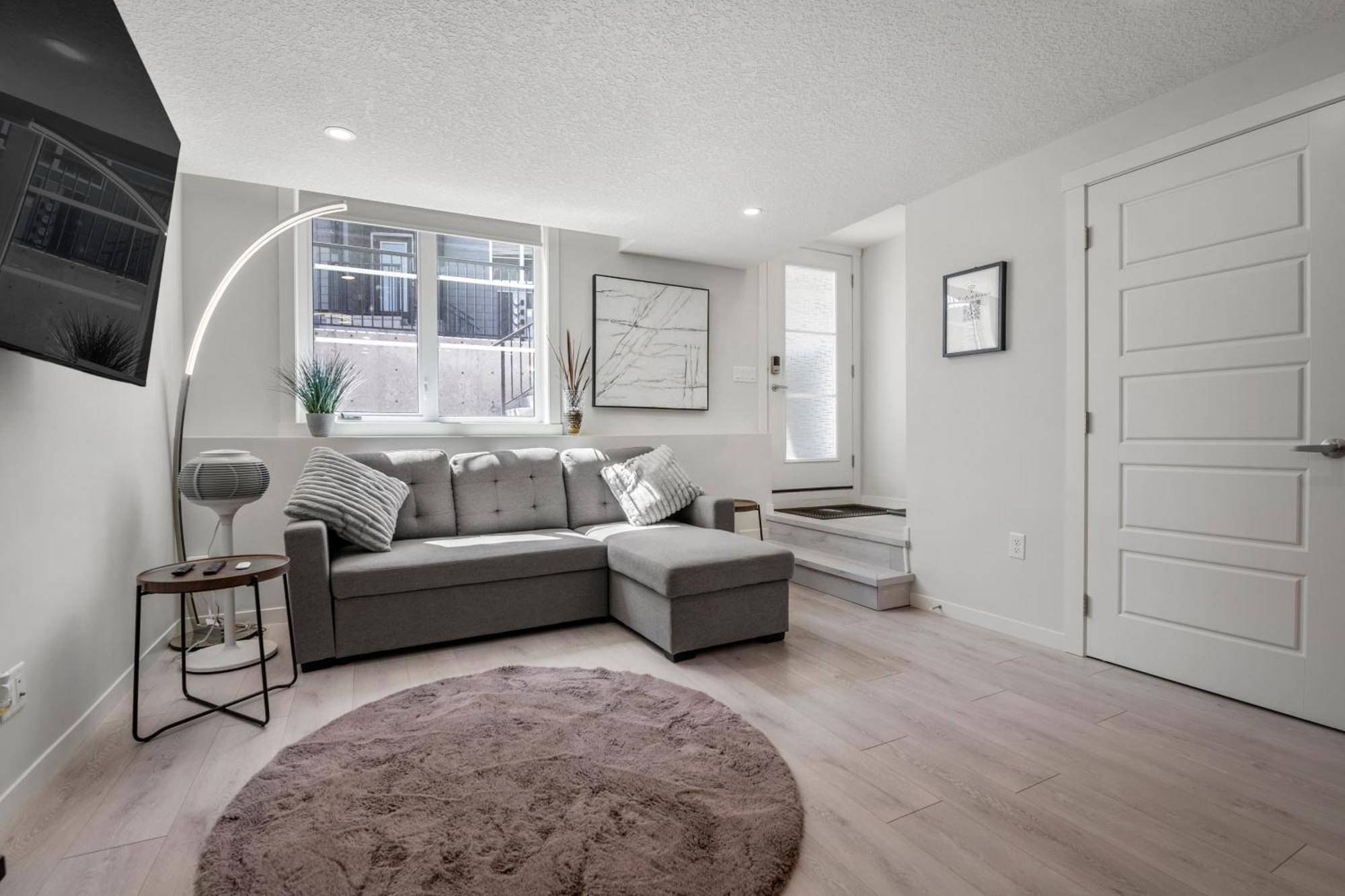 Ferienwohnung Cozy Rockland Park Unit+Parking YYC Exterior foto