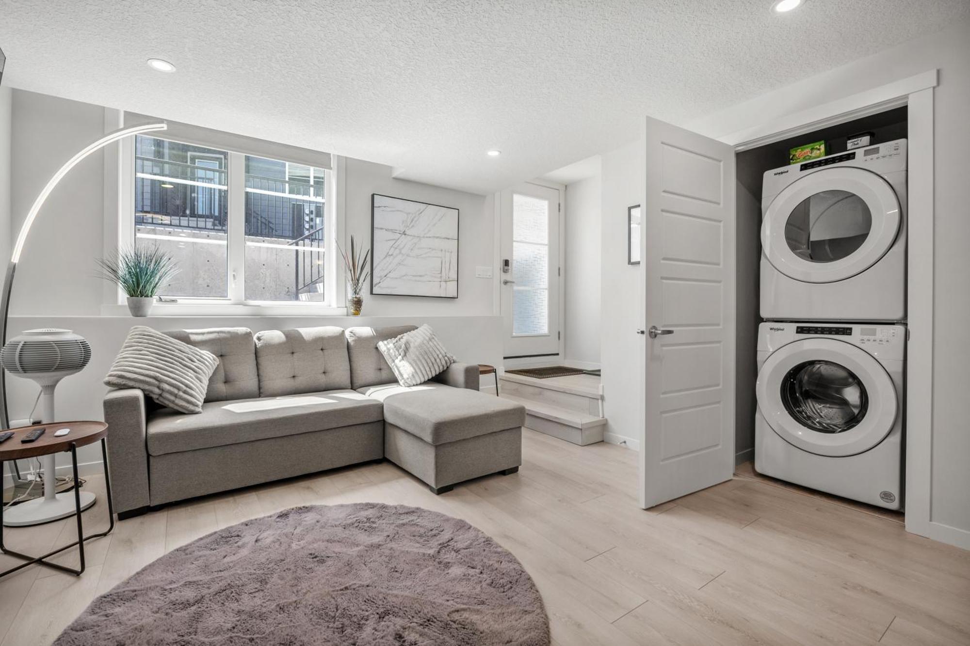 Ferienwohnung Cozy Rockland Park Unit+Parking YYC Exterior foto