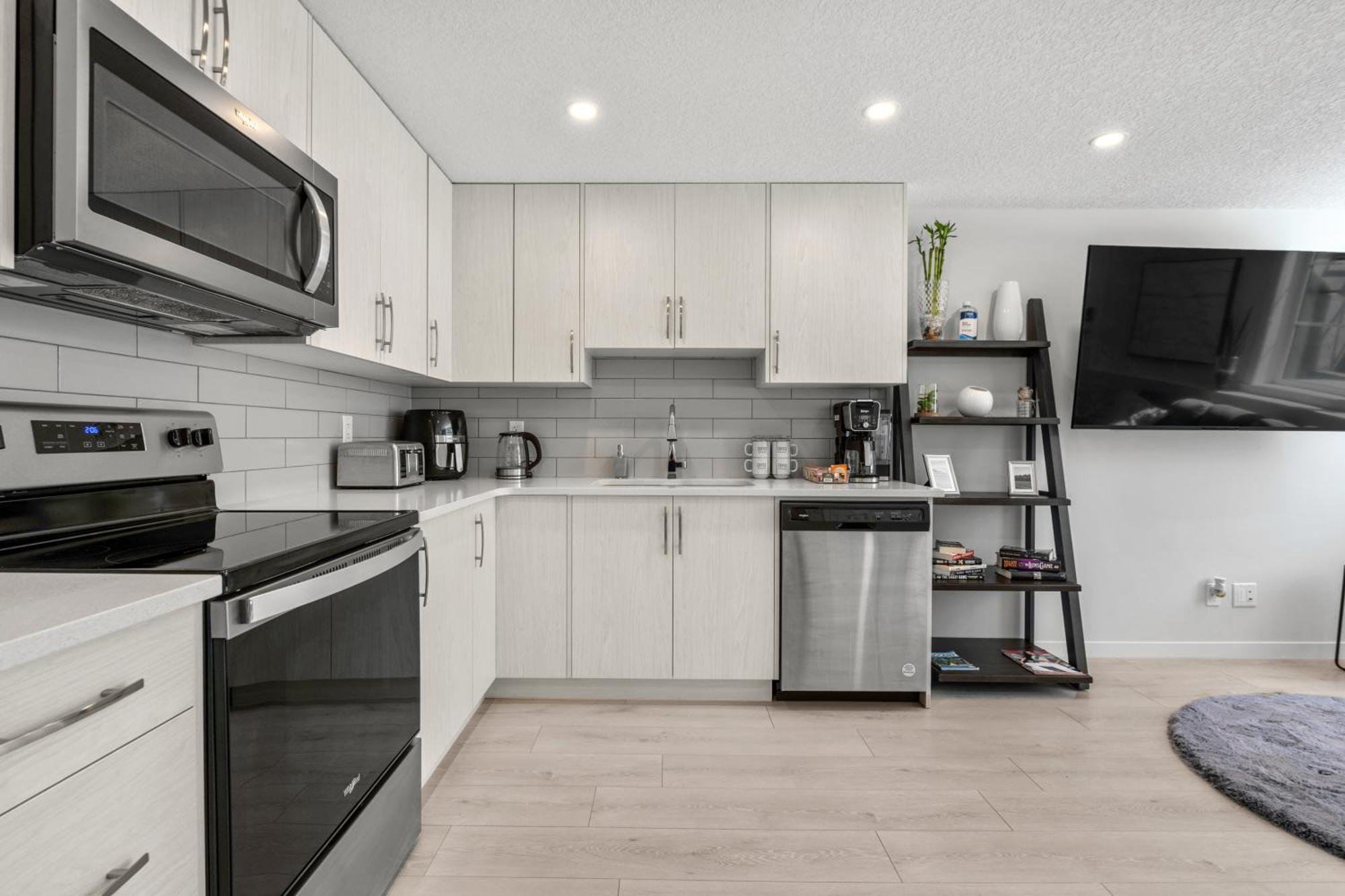 Ferienwohnung Cozy Rockland Park Unit+Parking YYC Exterior foto