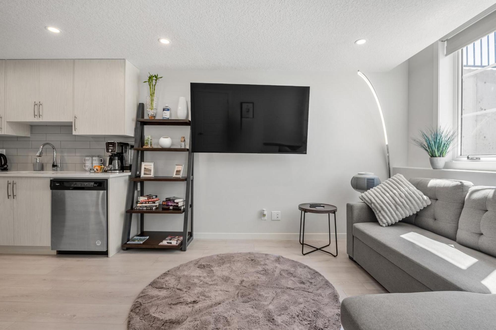 Ferienwohnung Cozy Rockland Park Unit+Parking YYC Exterior foto
