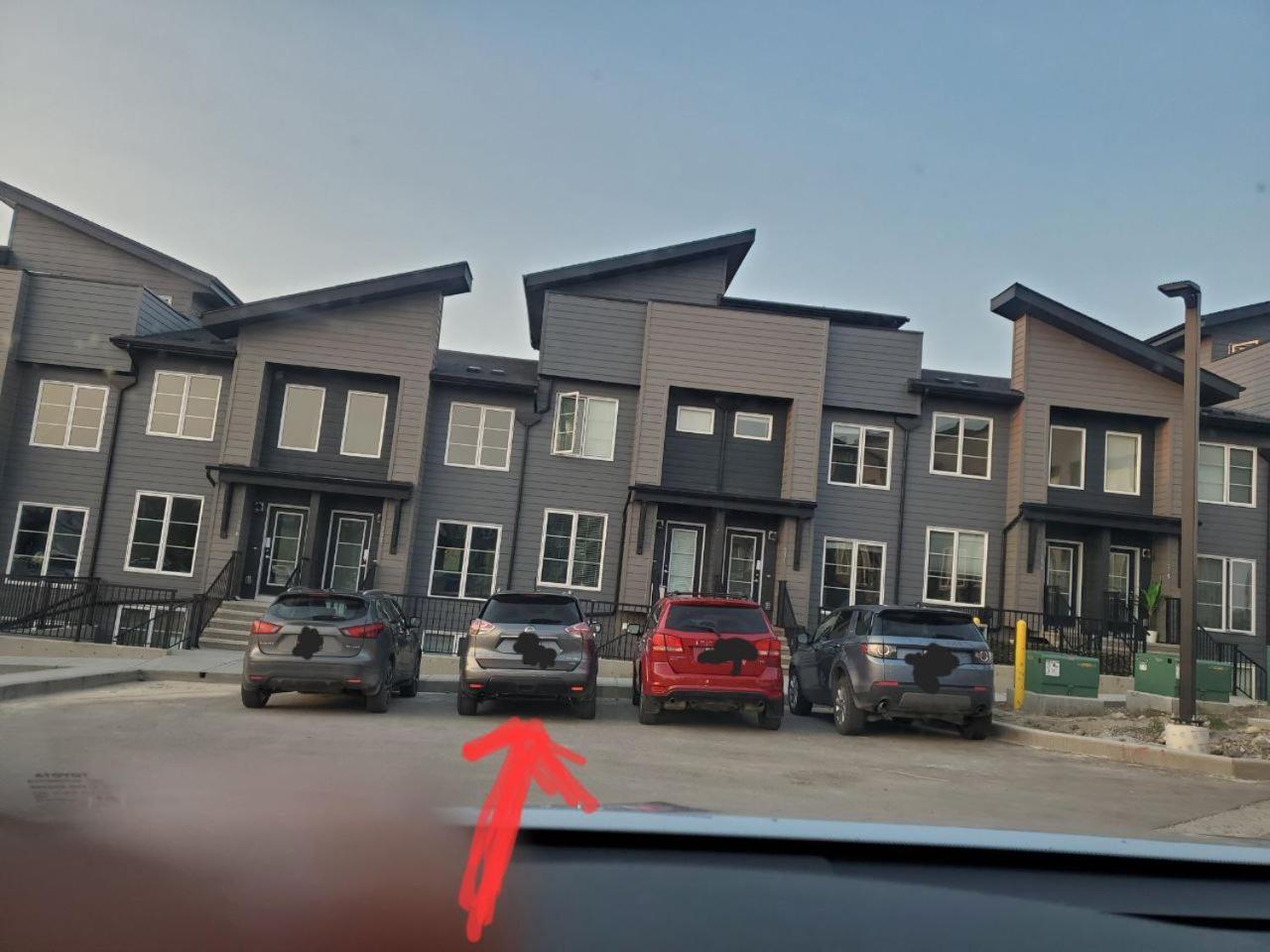 Ferienwohnung Cozy Rockland Park Unit+Parking YYC Exterior foto